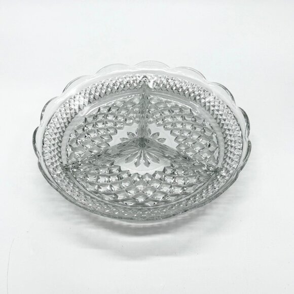 Anchor Hocking Wexford Clear Round Divided Relish Tray, 3 Sections Scalloped Rim - Picture 2 of 5